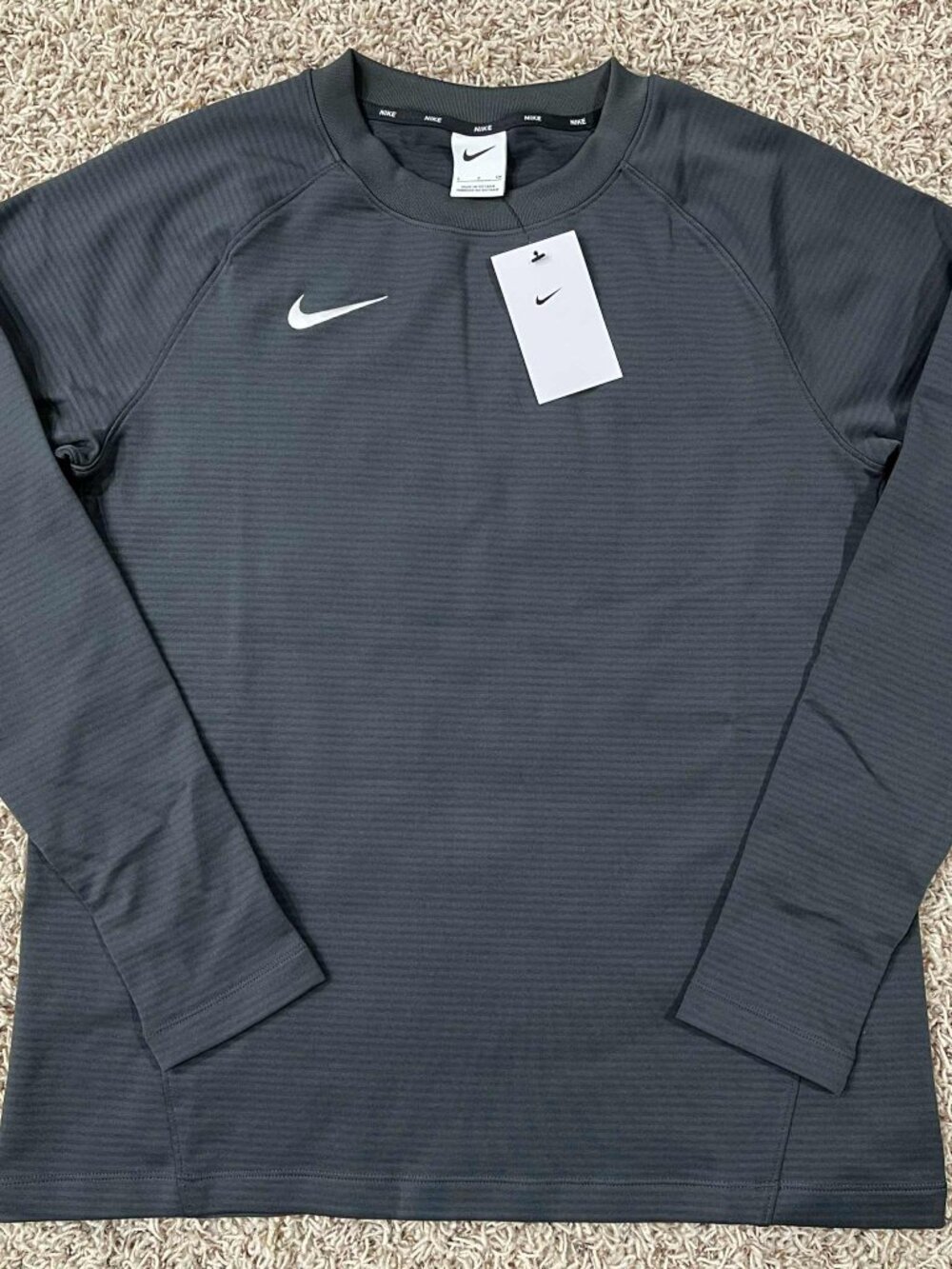Nike Women’s Pre-Game Long Sleeve Top Shirt Dark Gray DC9106-060, Size S (New)